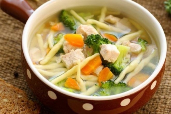 Диетический куриный супчик с брокколи