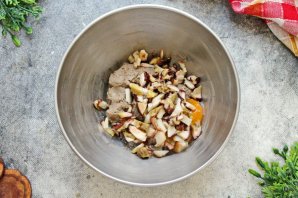 Фаршированная курица в духовке