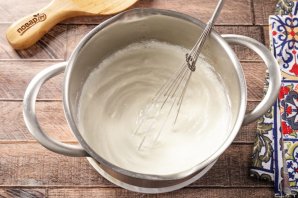 Торт из песочной крошки со сметанным кремом Торт из песочной крошки со сметанным кремом