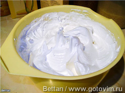 Рулет «Будапешт» из орехового безе Рулет «Будапешт» из орехового безе