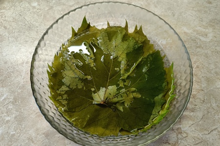 Чебуреки из виноградных листьев Чебуреки из виноградных листьев