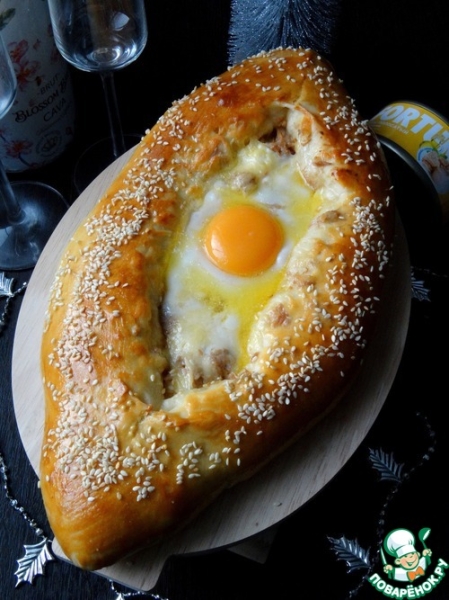 А-ля хачапури с тунцом А-ля хачапури с тунцом