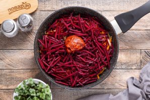 Свекольный суп с кочерыжкой брокколи Свекольный суп с кочерыжкой брокколи