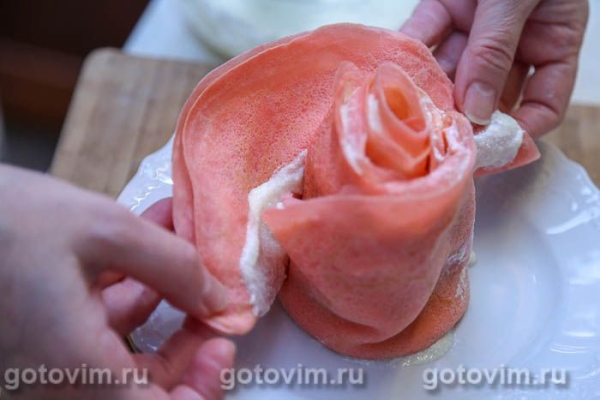 Блинный торт «Роза» с заварным кремом