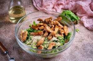 Салат с курицей и рукколой Салат с курицей и рукколой