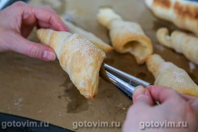 Слоеные трубочки с белковым кремом Слоеные трубочки с белковым кремом