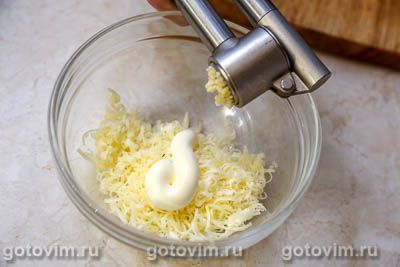 Рулетики из свиного языка с сыром и чесноком Рулетики из свиного языка с сыром и чесноком