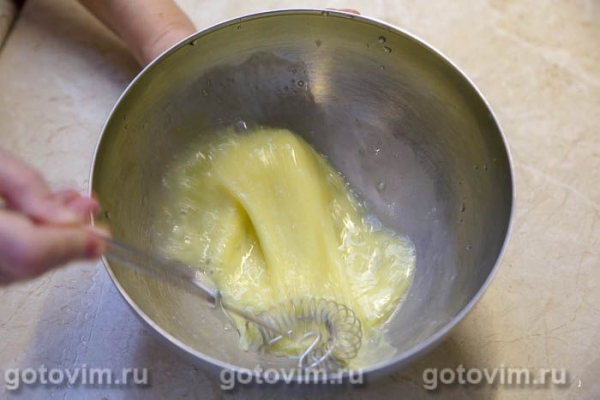 Жареная куриная печень с луком и яйцом