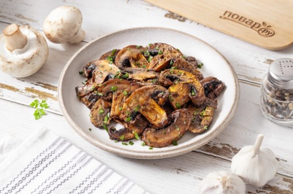 Шампиньоны в чесночном соусе Шампиньоны в чесночном соусе