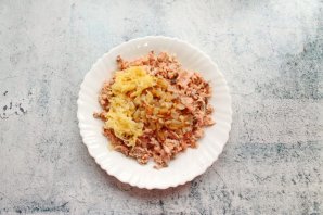 Мини-пирожки с лососем "Сяду на пенек, съем пирожок" Мини-пирожки с лососем "Сяду на пенек, съем пирожок"