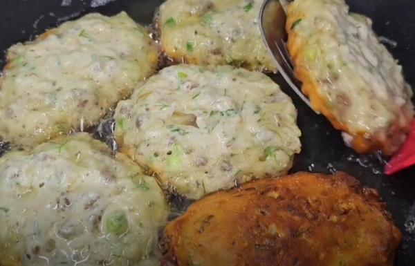 Беру 1 стакан кефира и немного фарша. Круче, чем беляши и чебуреки: быстрые ленивые пирожки Беру 1 стакан кефира и немного фарша. Круче, чем беляши и чебуреки: быстрые ленивые пирожки