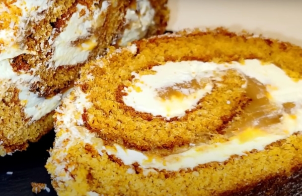 Самый вкусный медовый рулет. Сладкий десерт на любой праздник Самый вкусный медовый рулет. Сладкий десерт на любой праздник