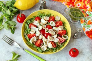 Салат из киноа с кальмарами Салат из киноа с кальмарами