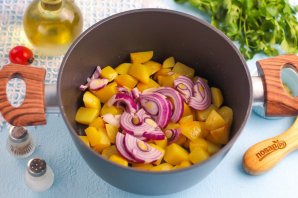 Картофель тушеный с овощами