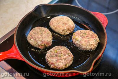 Котлеты с зеленым горошком