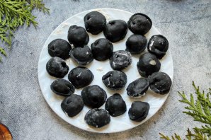 Черные пельмени Черные пельмени