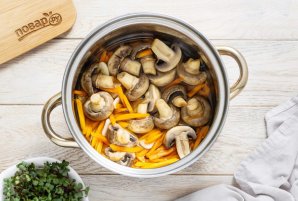 Шампиньоны с морковью