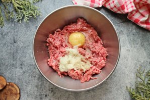 Фарш с кабачком и чесноком Фарш с кабачком и чесноком