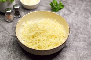 Помидоры под сырной шапочкой Помидоры под сырной шапочкой