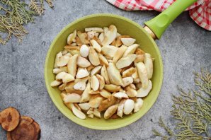 Жареные маслята на сковороде Жареные маслята на сковороде