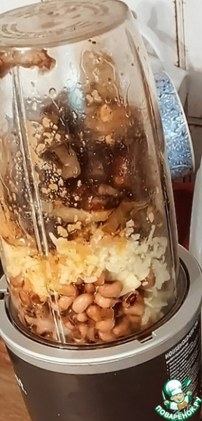 Cэндвичи с грибами, сыром и фасолью