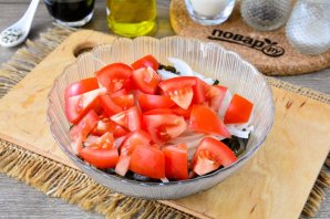 Салат из помидоров с морской капустой Салат из помидоров с морской капустой