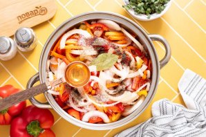 Салат из перца моркови и лука Салат из перца моркови и лука