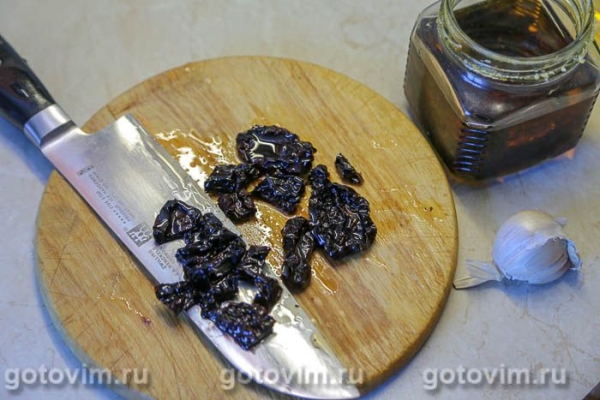 Запеченная свиная грудинка в маринаде из вяленых томатов и винного уксуса Запеченная свиная грудинка в маринаде из вяленых томатов и винного уксуса