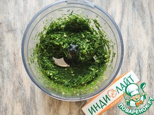 Батон с ветчиной, чесноком и зеленью