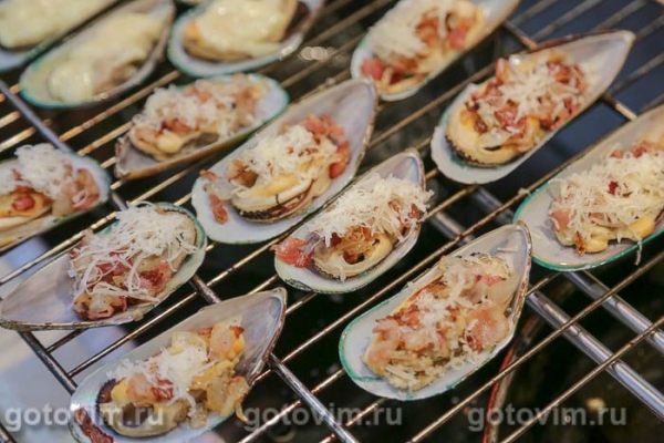 Зеленые мидии, запеченные с беконом и сыром Зеленые мидии, запеченные с беконом и сыром