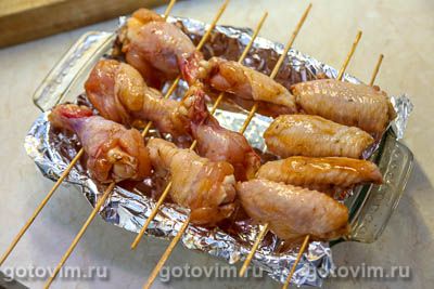 Куриные крылышки на шпажках в духовке Куриные крылышки на шпажках в духовке