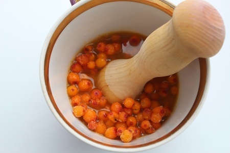 Чай с облепихой, имбирем и розмарином