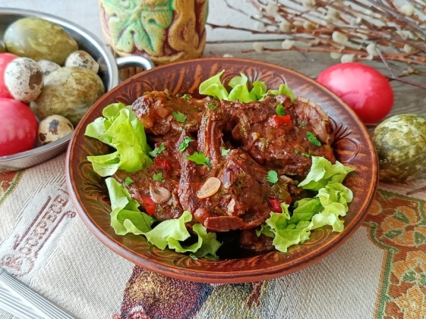 Чакапули из ягнёнка - пасхальное грузинское блюдо Чакапули из ягнёнка - пасхальное грузинское блюдо