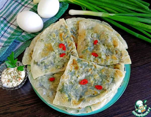 Чебуреки из рисовой бумаги с зеленью