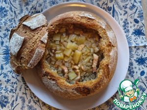 Чеснечка-чешский чесночный суп в хлебе Чеснечка-чешский чесночный суп в хлебе