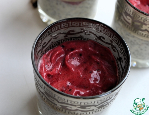 Чиа пудинг с ягодами