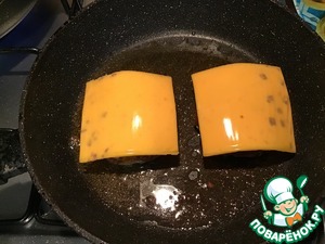 Чизбургер с карамелизированным луком Чизбургер с карамелизированным луком