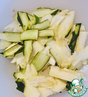 Цуккини с фундуком, мятой и пармезаном Цуккини с фундуком, мятой и пармезаном