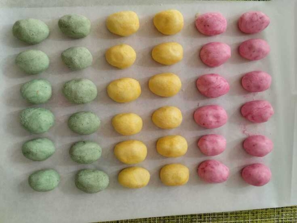 Цветные сахарные яйца Цветные сахарные яйца