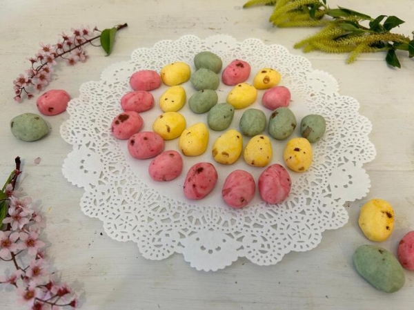 Цветные сахарные яйца Цветные сахарные яйца