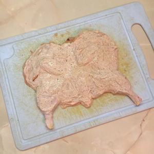 Цыплята-корнишоны, запеченные в духовке