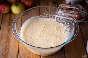 Мамина шарлотка с яблоками Мамина шарлотка с яблоками