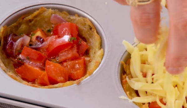 Новогодняя закуска за 30 минут: сочные и сытные маффины на праздничный стол. Невероятно вкусно и просто! Новогодняя закуска за 30 минут: сочные и сытные маффины на праздничный стол. Невероятно вкусно и просто!