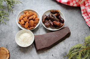 Конфеты из фиников с миндалем Конфеты из фиников с миндалем