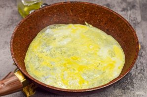 Яичные конвертики с сыром и ветчиной