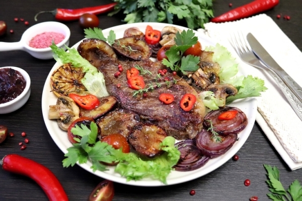 Бифштекс (beef-stеаks) со сливочным маслом Бифштекс (beef-stеаks) со сливочным маслом