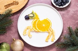 Фруктовая нарезка на год Лошади Фруктовая нарезка на год Лошади