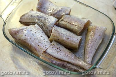 Минтай, запеченный под шубой со свеклой