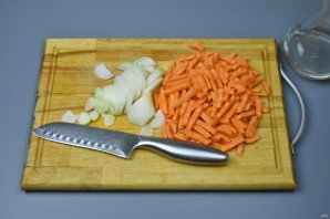 Солянка с сосисками в мультиварке Солянка с сосисками в мультиварке