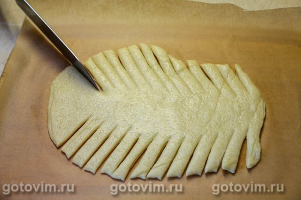 Пирог-плетенка с белыми грибами в сметане с яйцом Пирог-плетенка с белыми грибами в сметане с яйцом